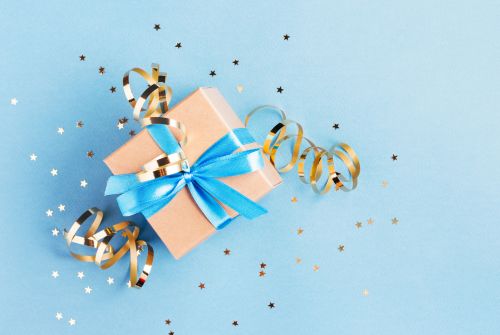 Hoe zit het met de wetgeving rondom relatiegeschenken en uitnodigingen?